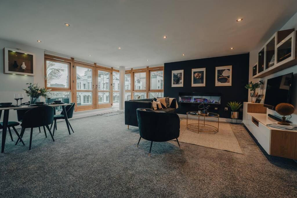 Penthouse Noir - Wyndale Living - Bham 2br Апартаменты